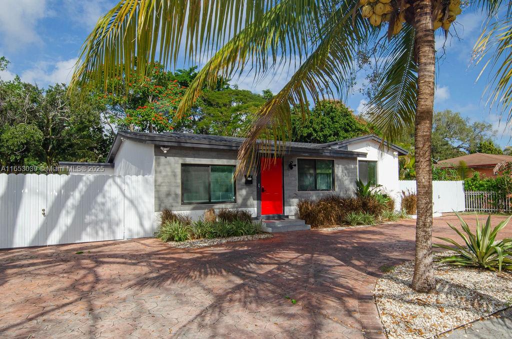 935 Northeast 129th Street