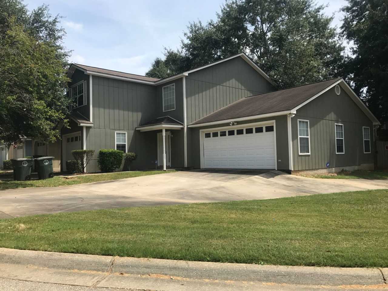 Foxhill Commons - 3 Car Garage