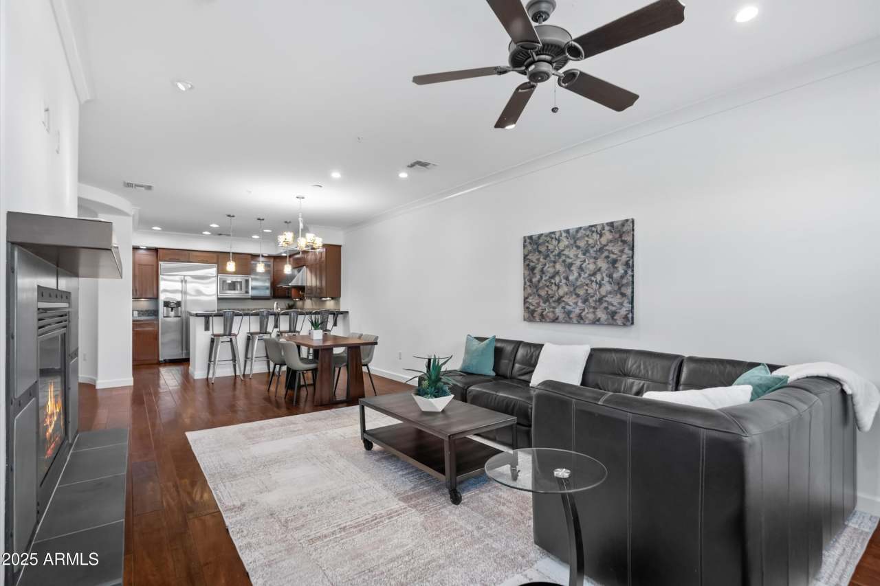 4909 N WOODMERE FAIRWAY --