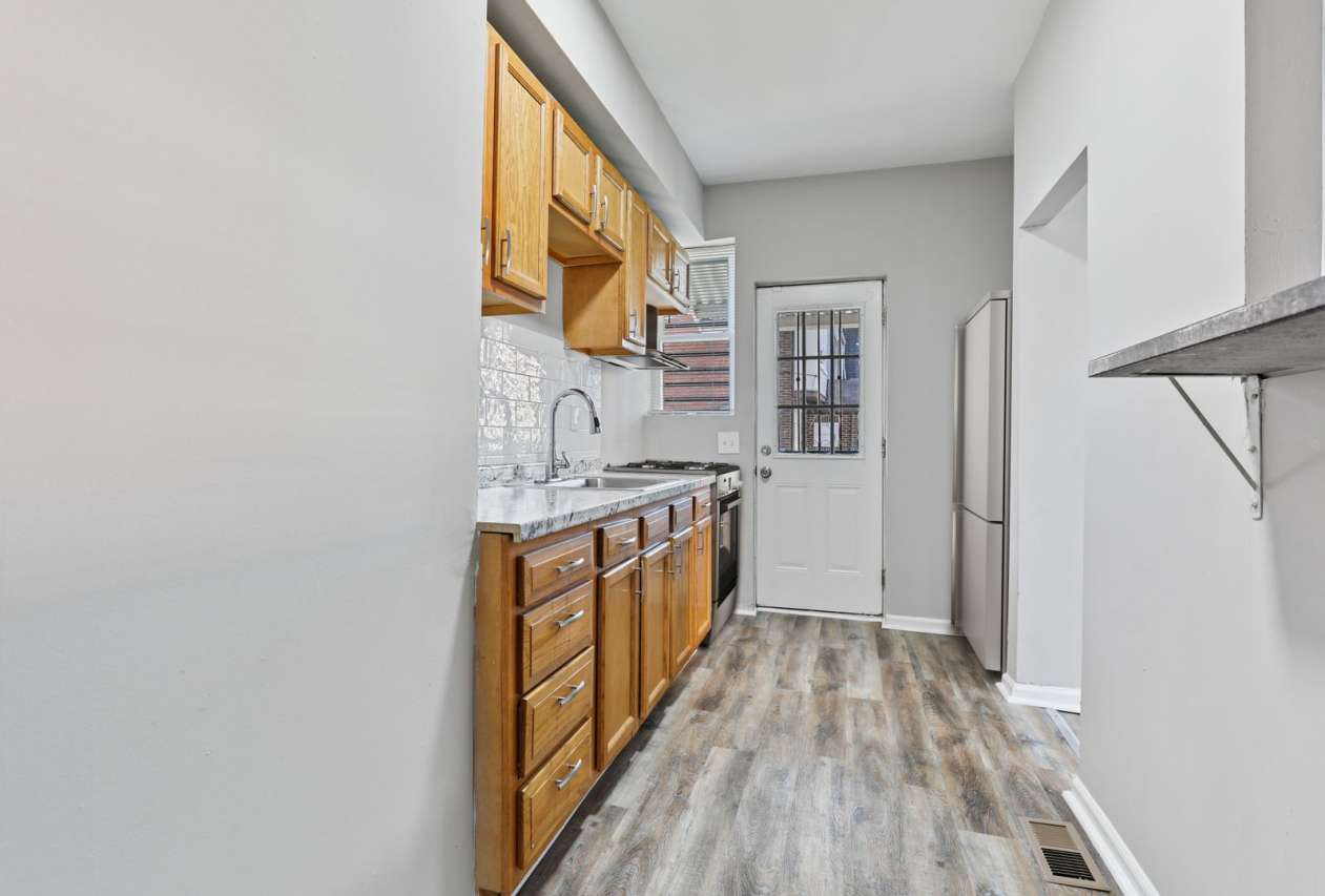 Spacious 3-Bedroom/1-Bathroom home with Modern Amenities in East Baltimore!