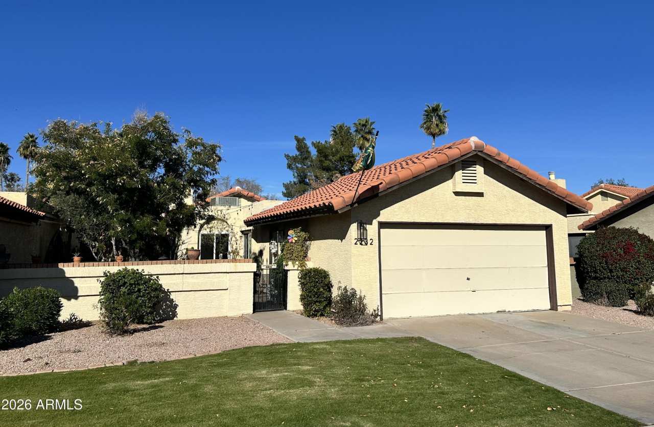 2232 E FAIRVIEW Avenue