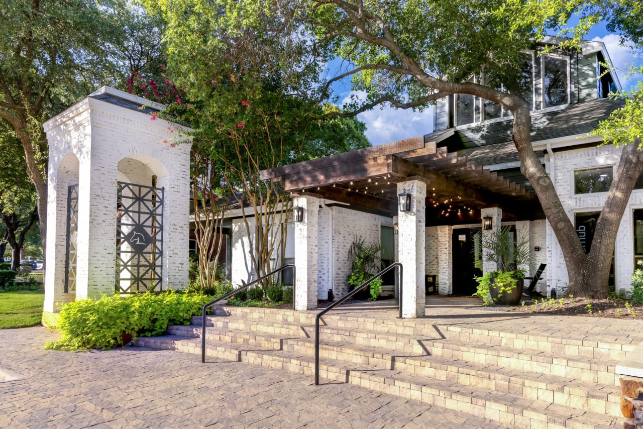 Steeplechase Apartments