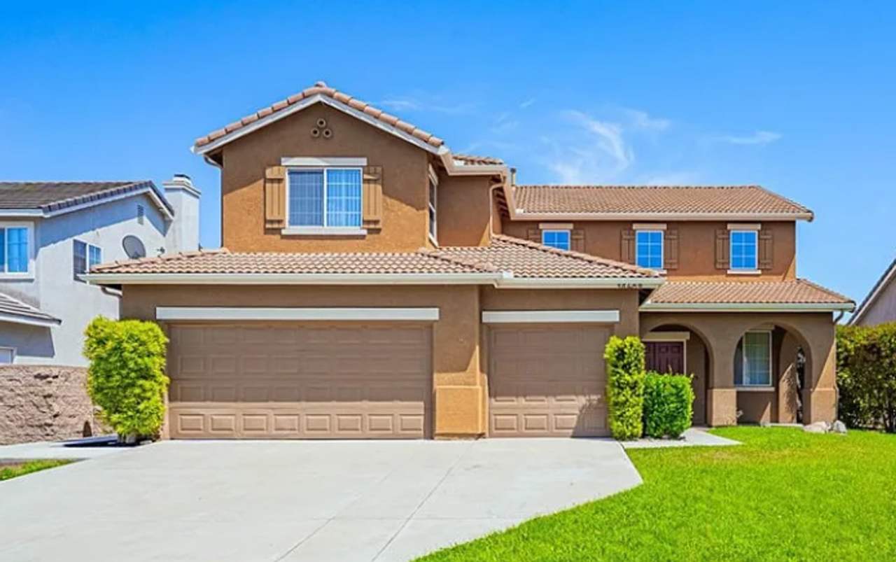 Gorgeous Four Bedroom Three Bathroom Home in Winchester