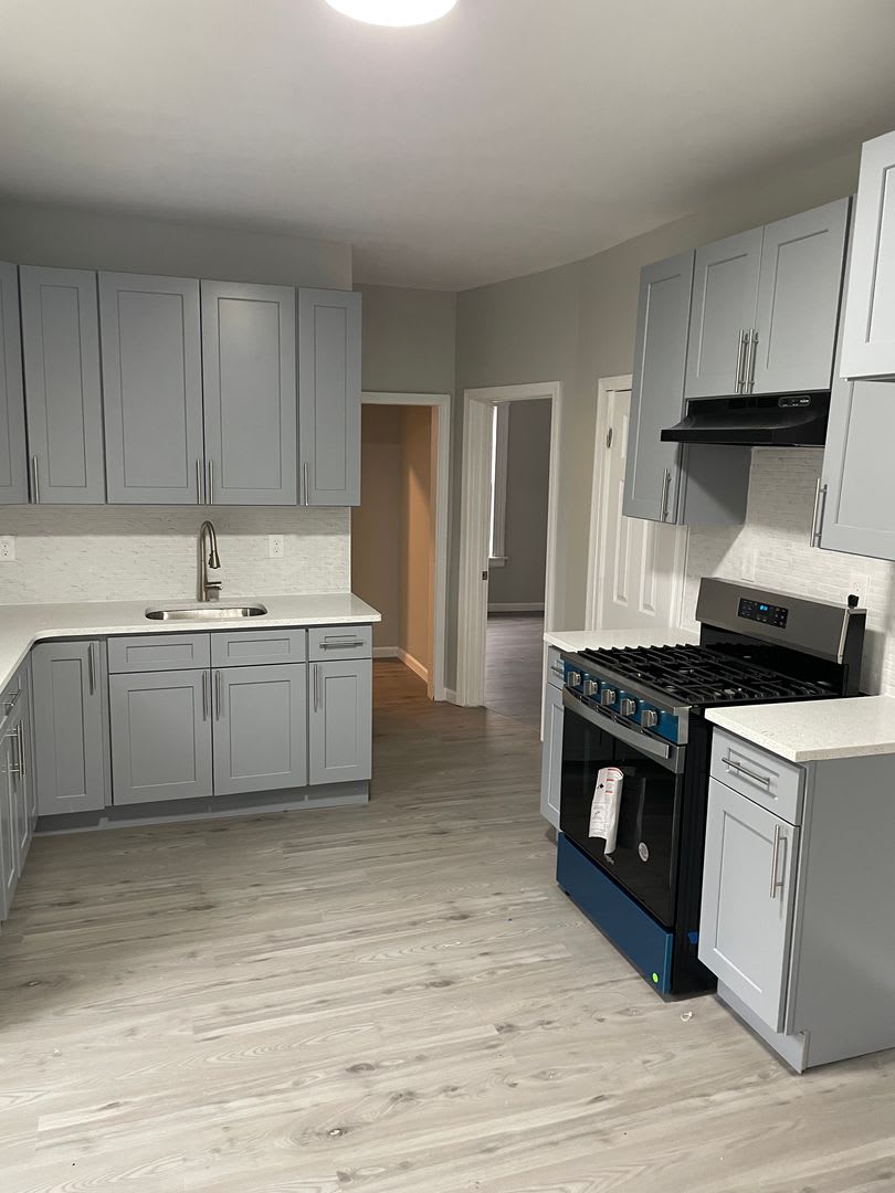 Fully renovated 6 bedroom single family house - a rare find!