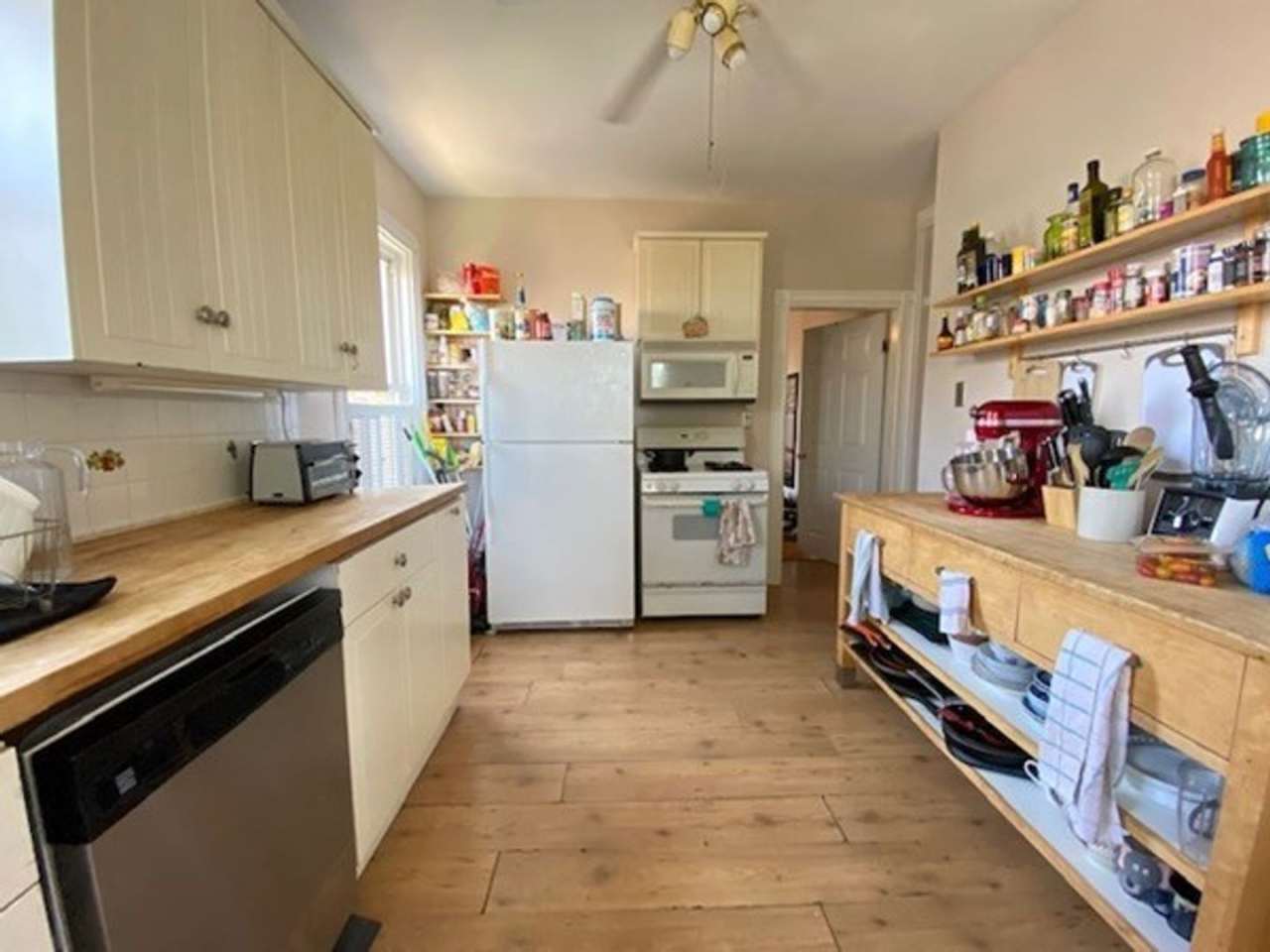 Great Condo style 4 Bedroom Right on Mission Hill!