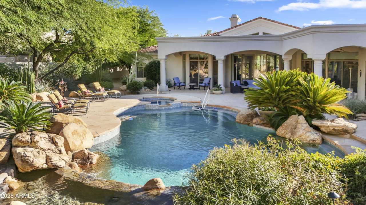 8350 E VIA DEL SOL Drive