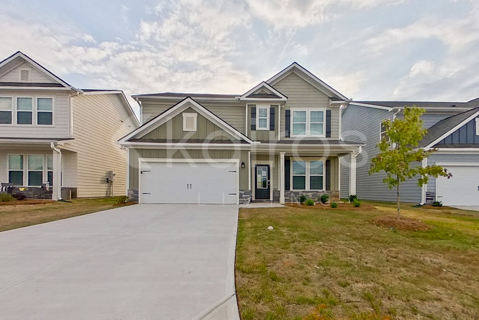 105 Silver Maple Ln