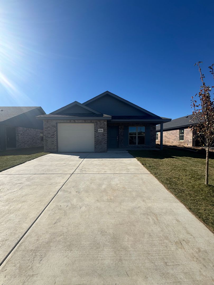 3/2/1 Fabulous new build 2025 1/2 off special 1st month's rent