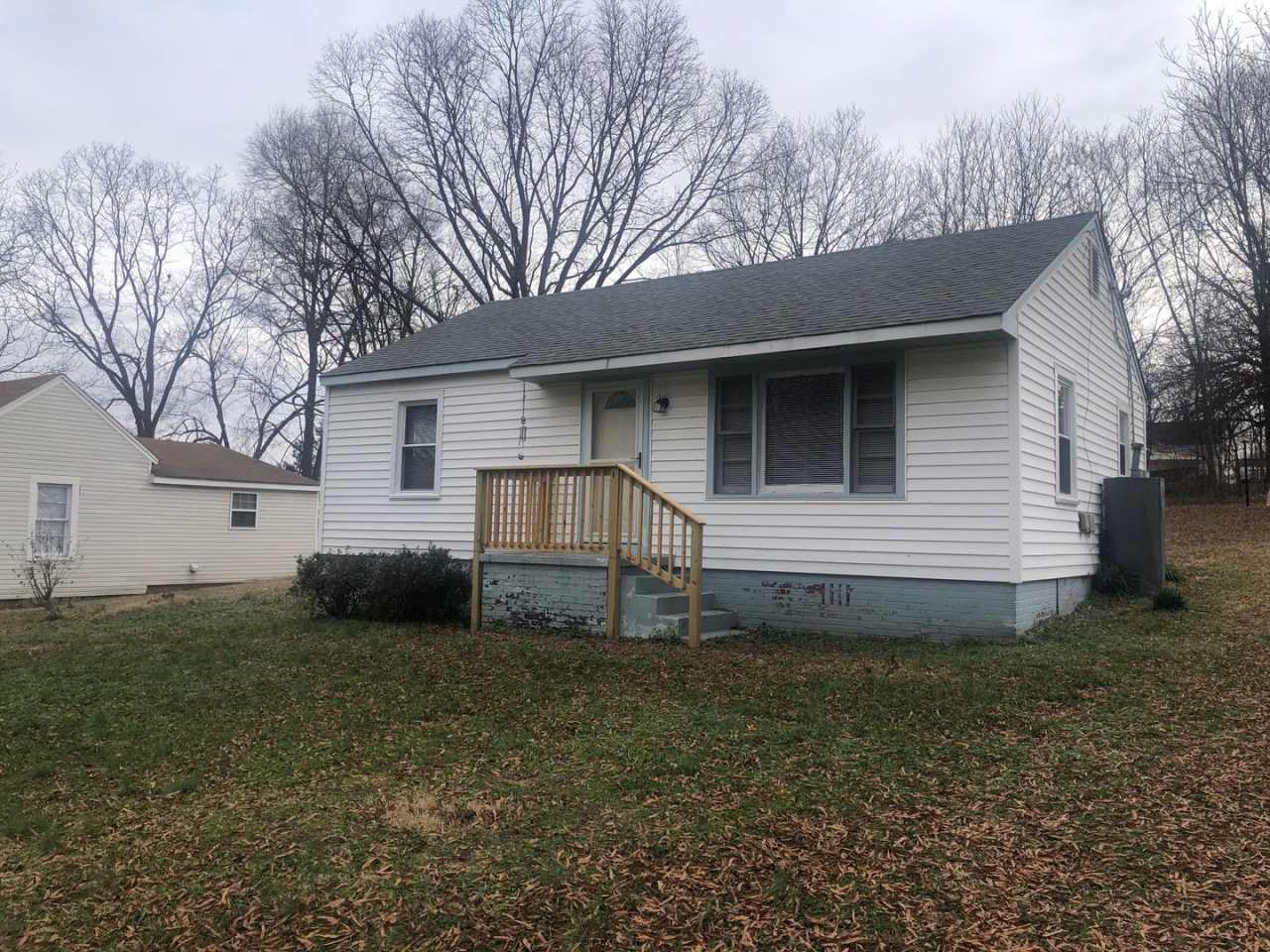 Two bedroom, 1 bath house in Burlington