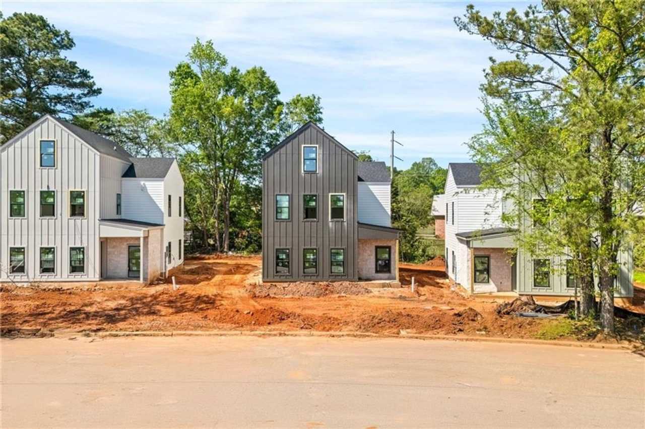 Awesome New Construction 5BR House Close to Campus