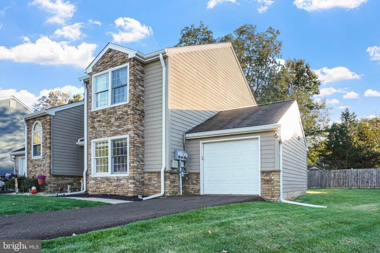 226 SPRING HOUSE Lane