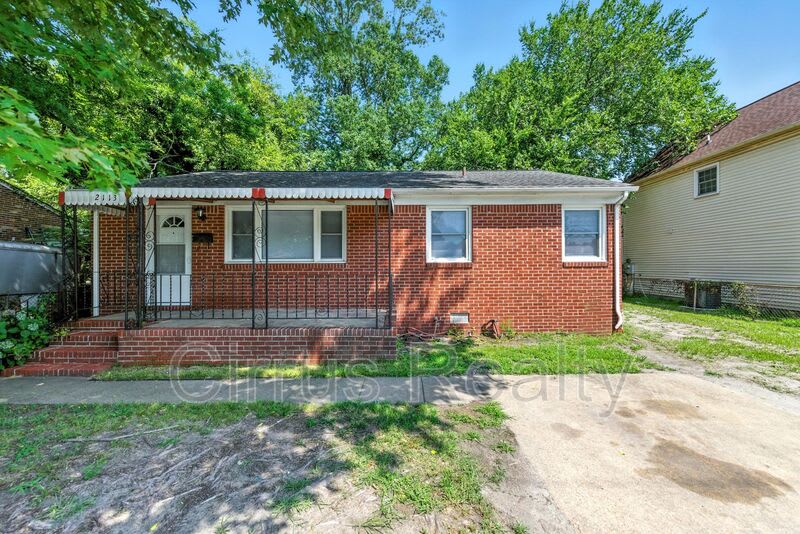 2113 Victoria Blvd
