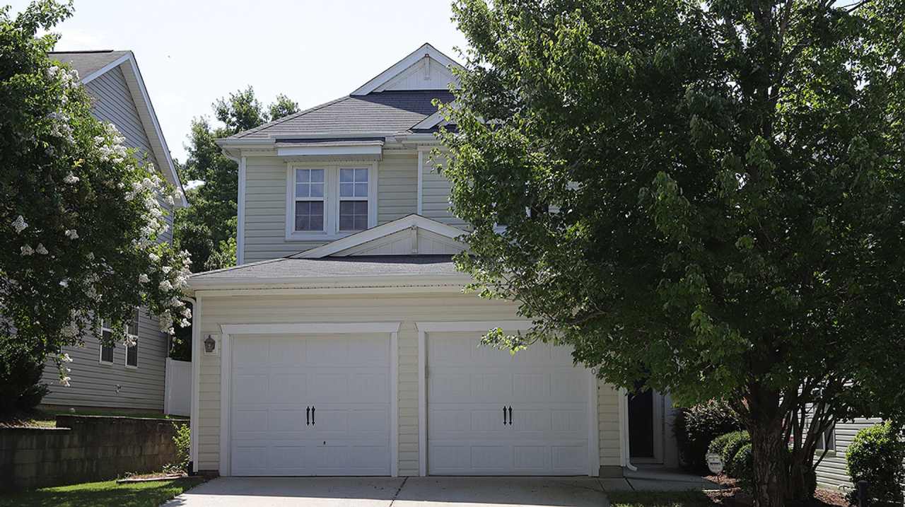 Spacious Home in Superb Cary Location *Amberly Community*