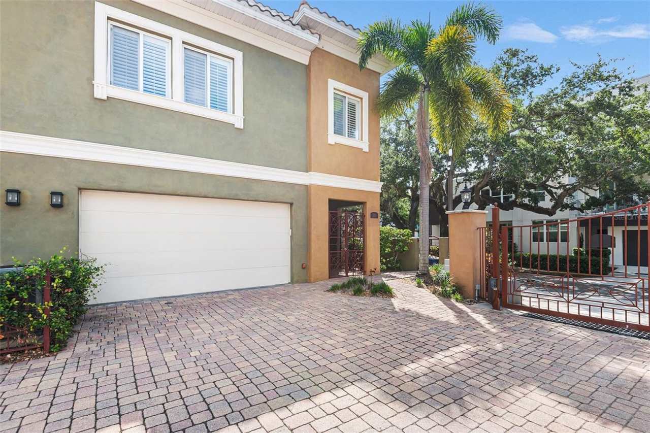 BAYSHORE HOME FOR RENT!