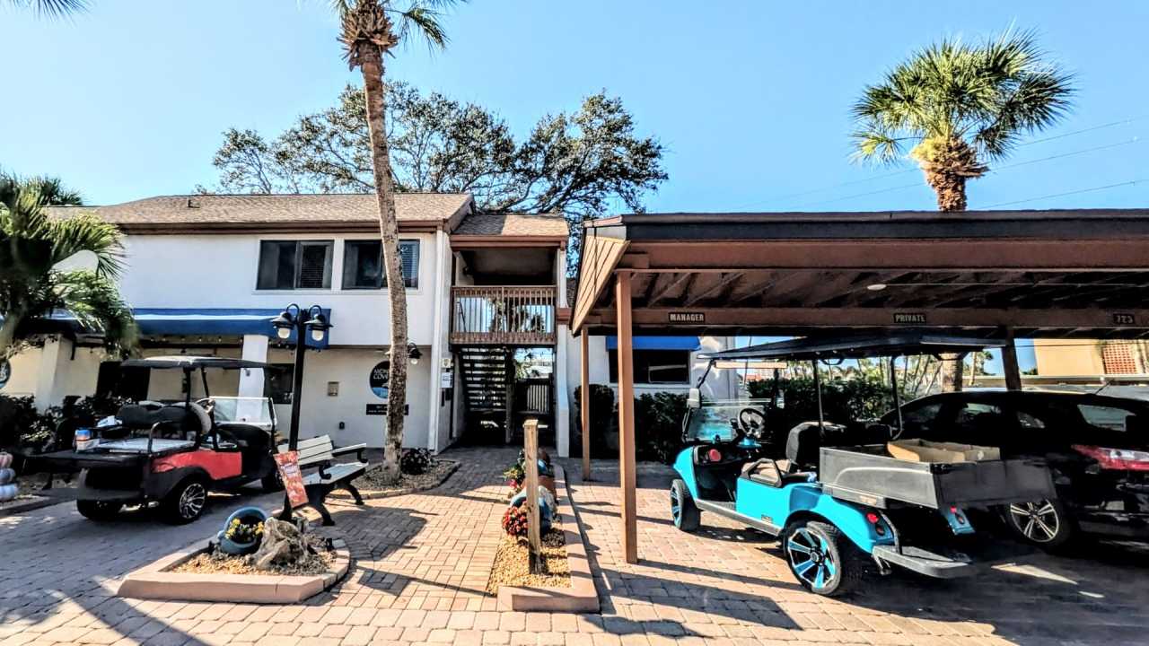 2 BED 1 BATH CONDO ON SIESTA KEY **ALL UTILITIES/WIFI INCLUDED**