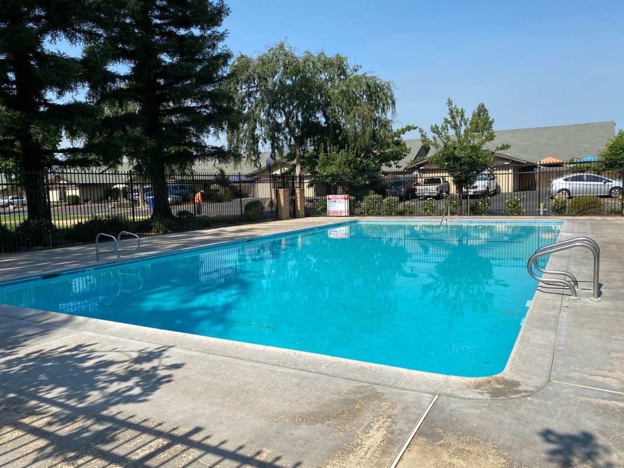 $1,795 Blackstone  Sierra, 2 Bed Condo + Loft - W. Sierra Ave, Fresno / Community Pool