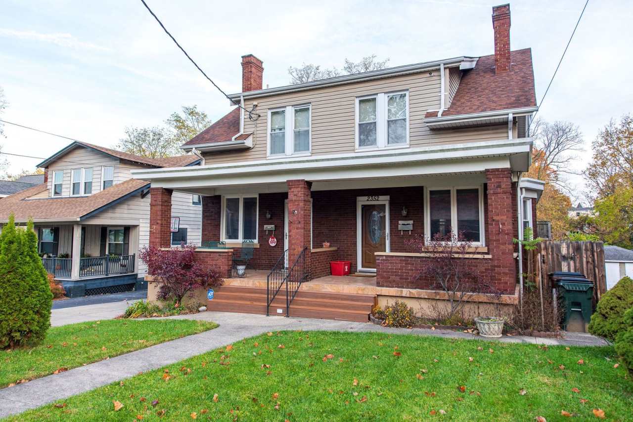 NORWOOD- UNIT #1, 2+ bedroom 1.5 BATH W/ GARAGE /OVERSIZED YARD/DECK