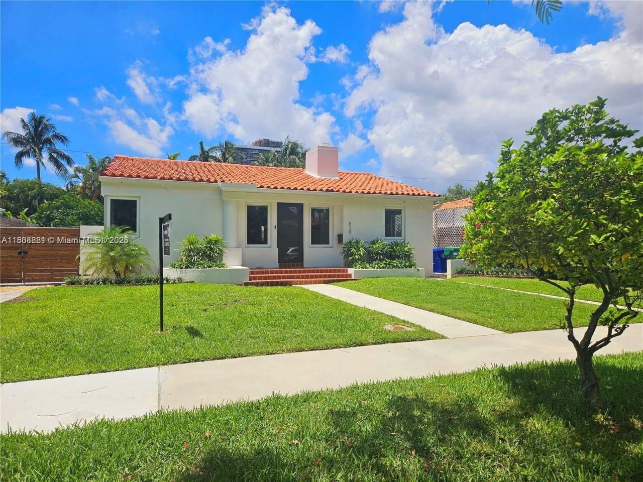820 NE 72nd Ter