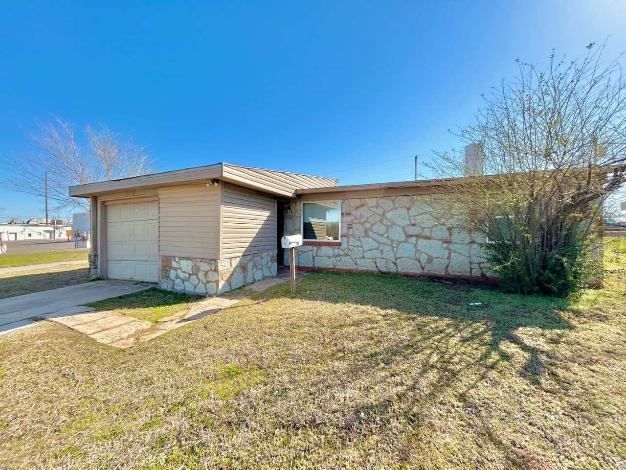 2 Bed 1 Bath Del City Schools * Cant Beat This Price*