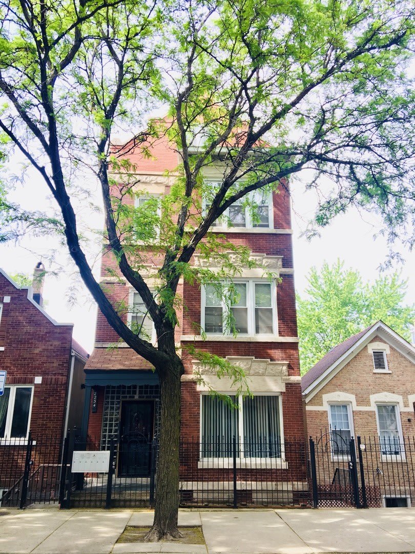 2234 W Cullerton Street
