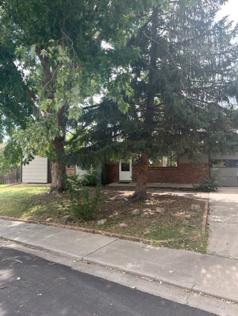 Delightful 4 bedroom home in Centaur Village