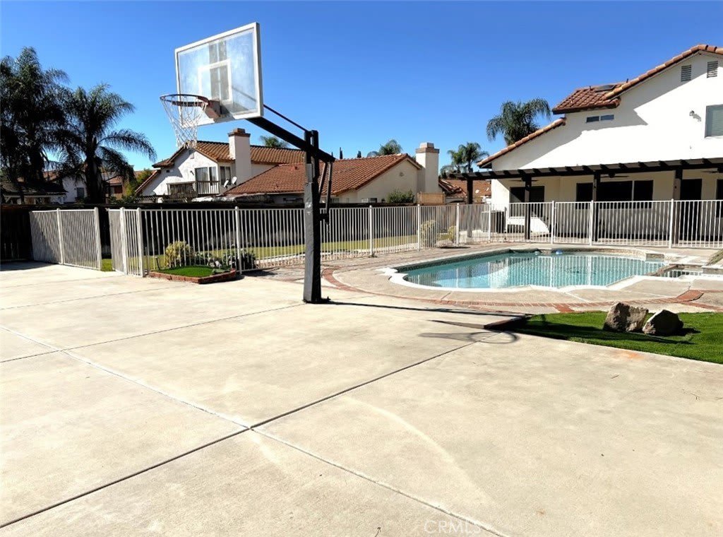 40108 Avenida Venida