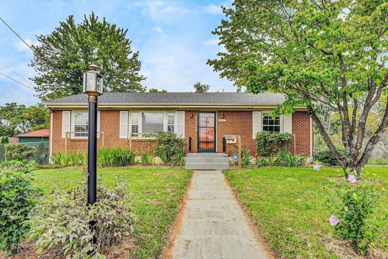 5001 Hildebrand - 2 Homes in 1 - Tons of Space - 5 Bedrooms and 2 Full Baths