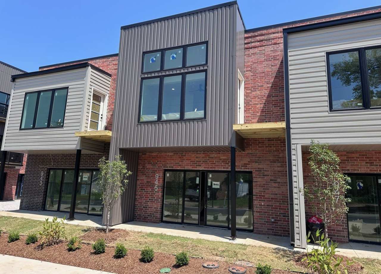 ***949 SE 10th Street***