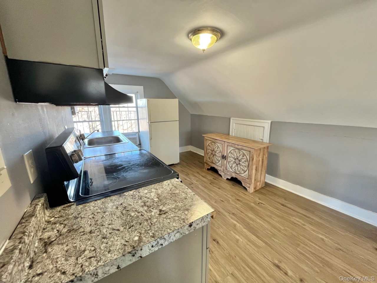 49 Vernon Avenue unit: 3