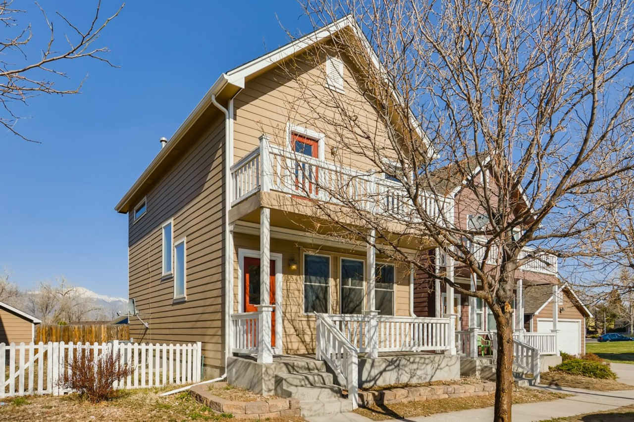 $2170 | 3BR / 3.5BA | Pet Friendly Townhouse for Rent near Peterson Air Force Base