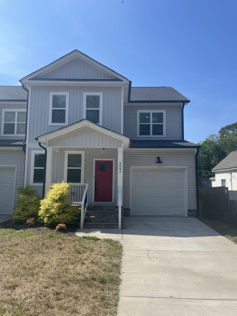 3 Bd 2.5 Bath Duplex with one car garage