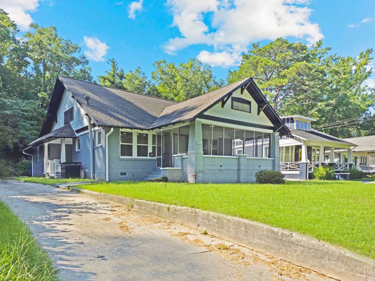 Beautifully Renovated 4 Bedroom Home in the Heart of Atlanta – Cascade Road