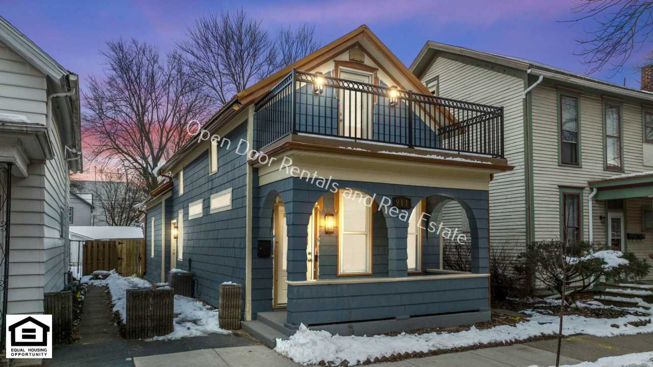 Welcome to our Luxury upscale single family home!!