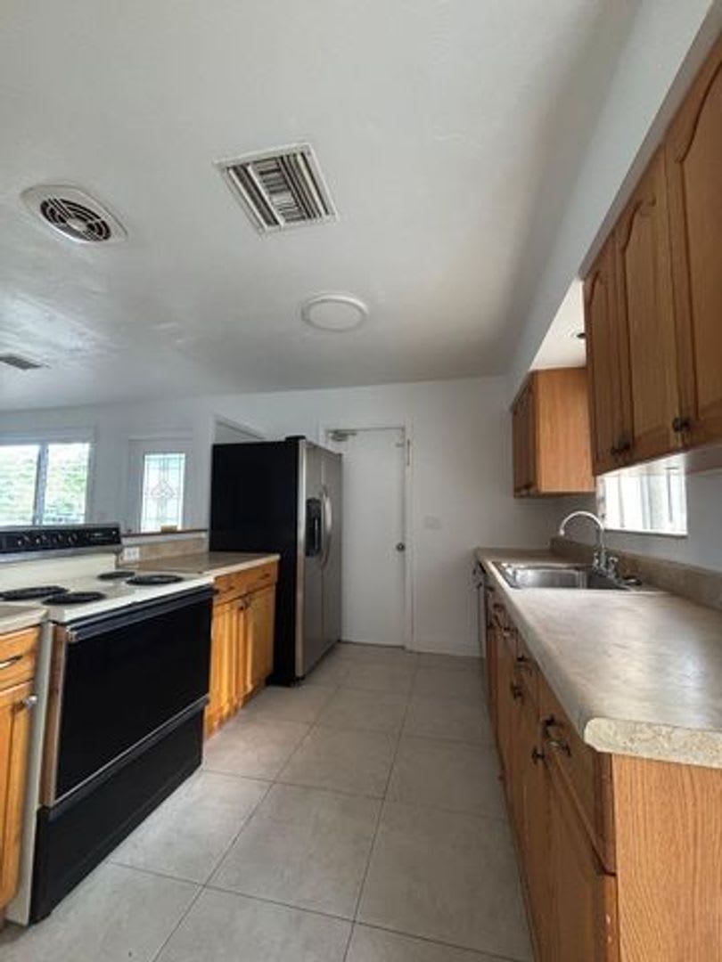 117 SE 4th Avenue, Deerfield Beach, FL 33441