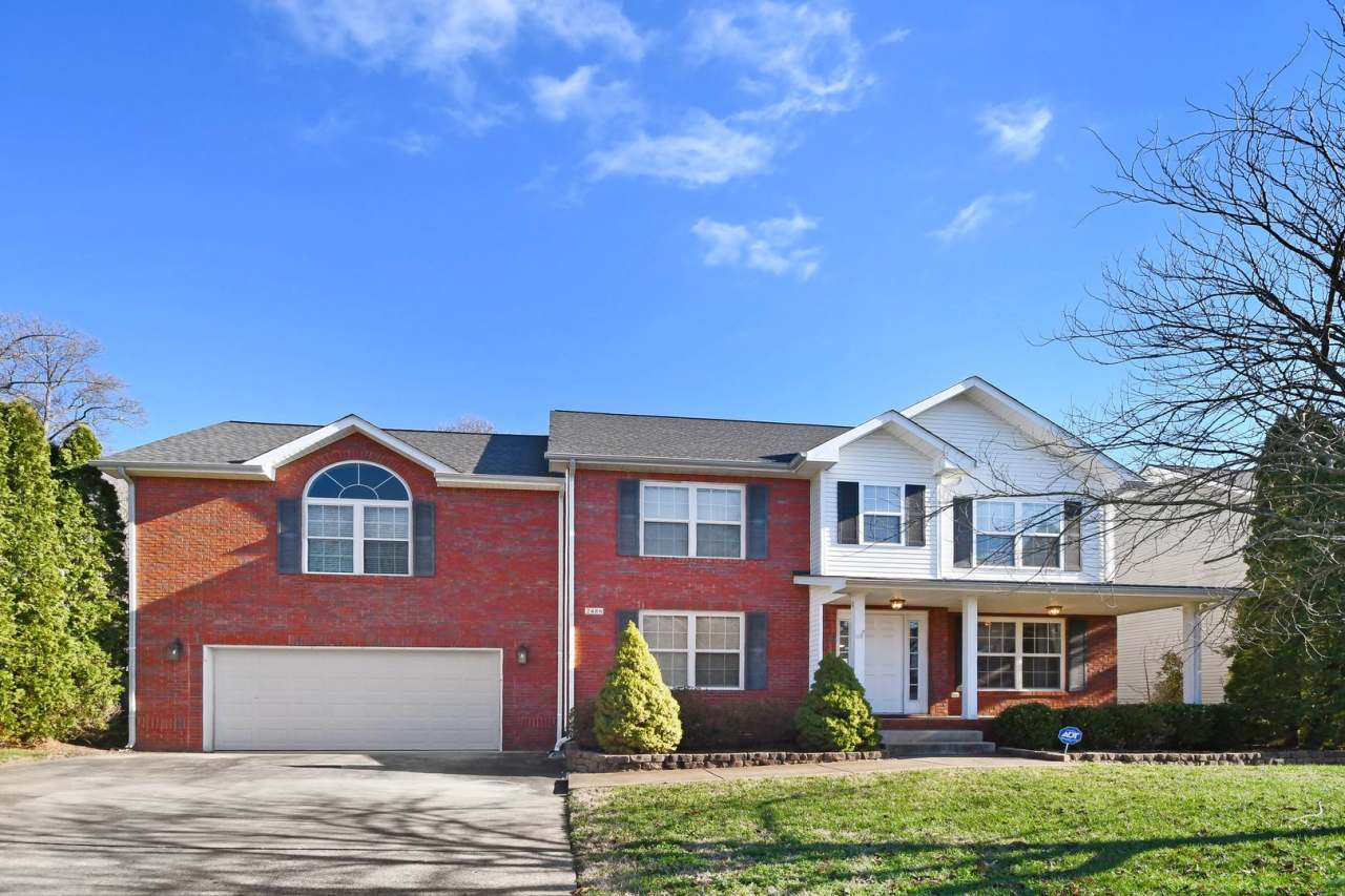 Pet Friendly Three Bedroom with Bonus!