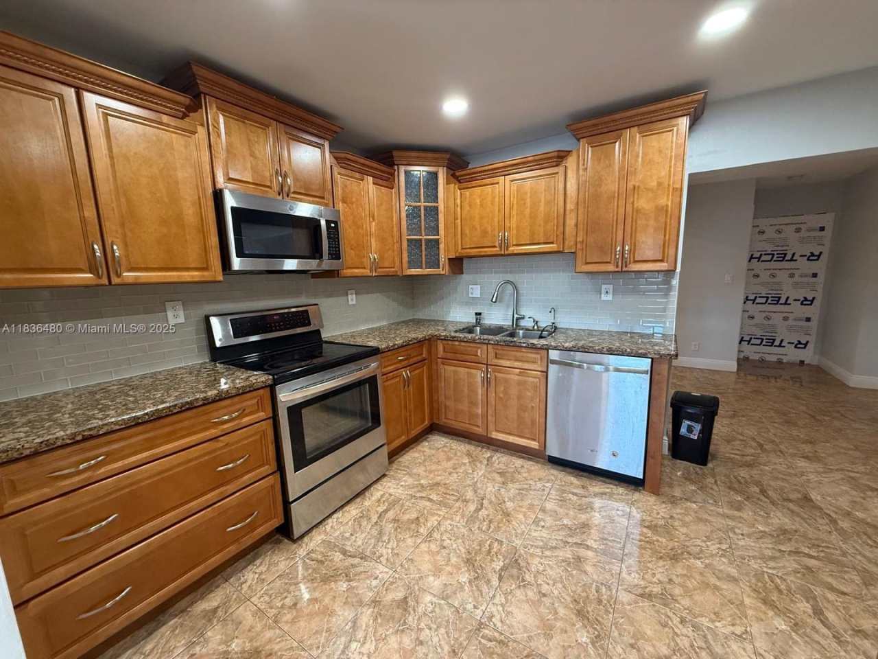 4281 NW 35th Terrace, Lauderdale Lakes, FL 33309