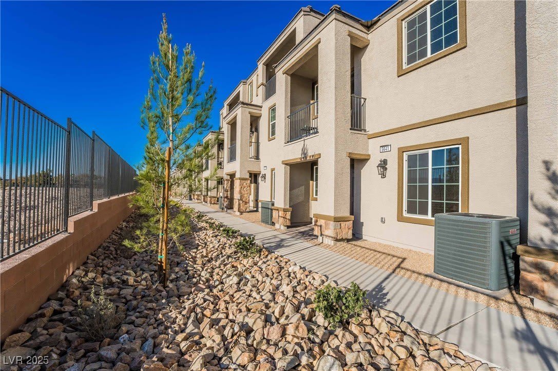 5641 Steampunk Street