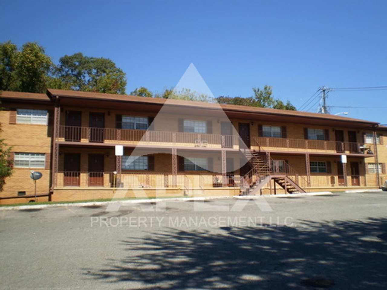 1221 West Parkway Ave.