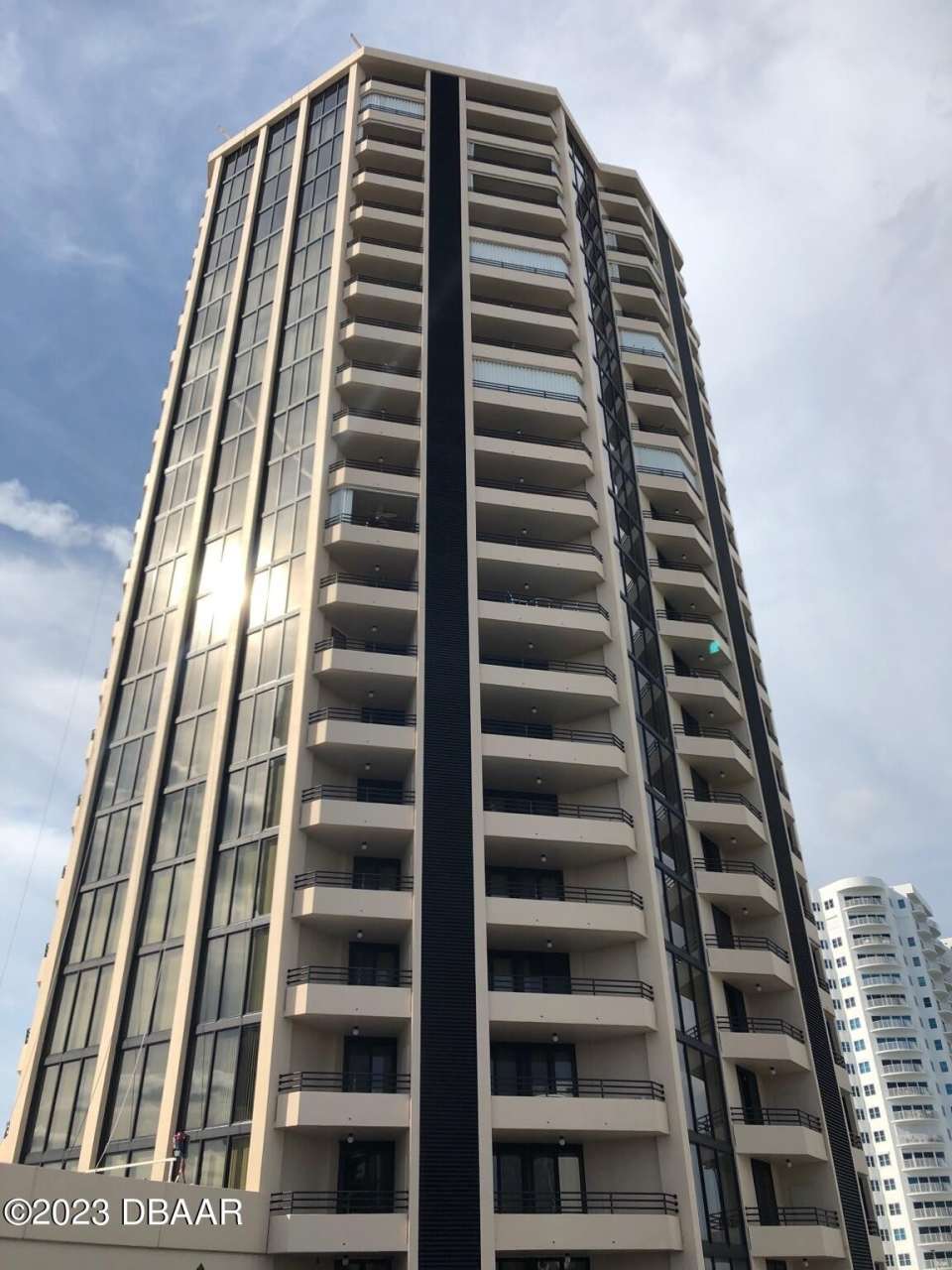 1 Oceans West Boulevard