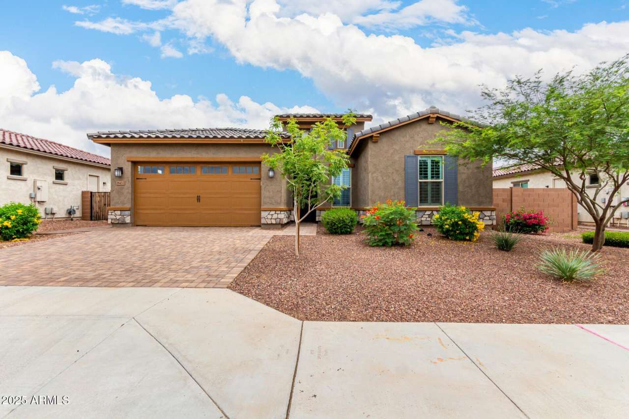 18453 W ELWOOD Street