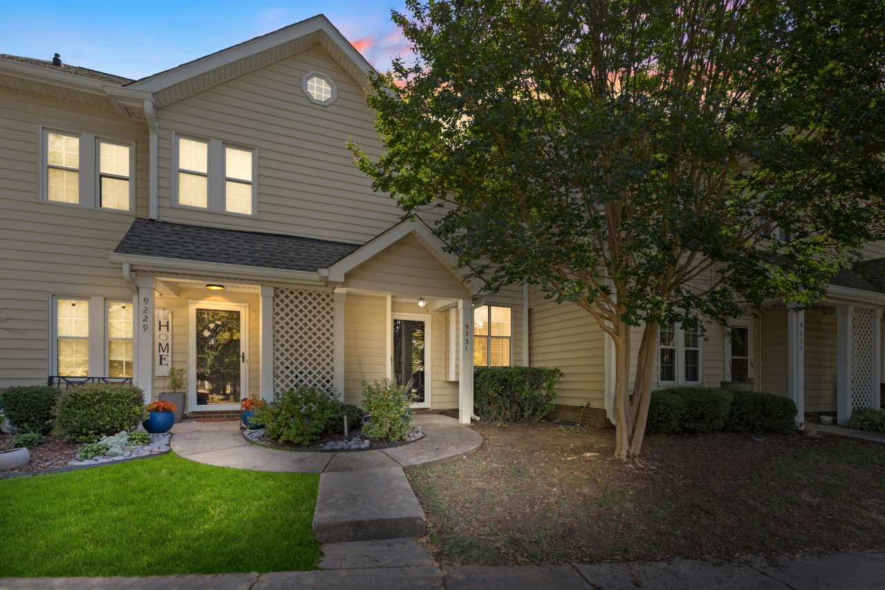 9231 Kings Canyon Drive