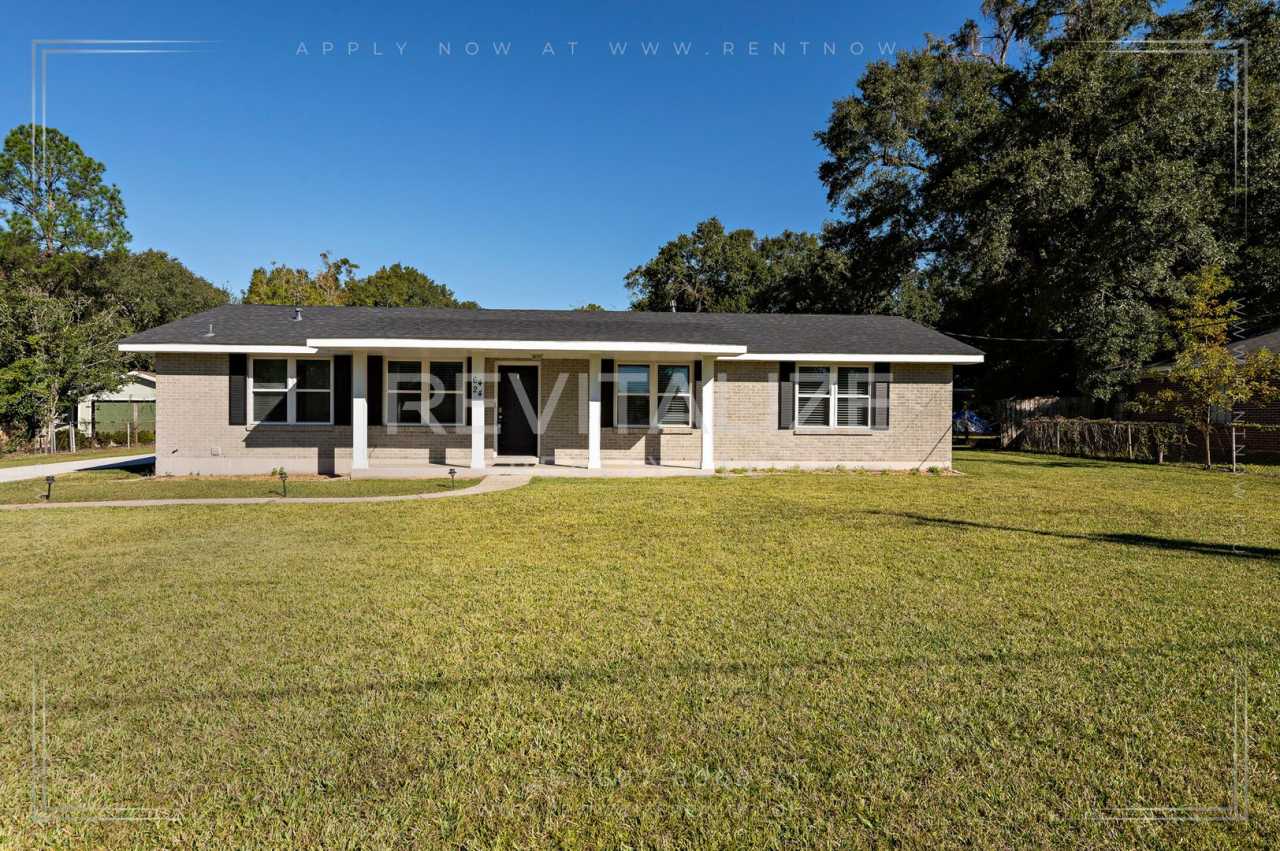 Beautifully Updated 4-Bedroom Home in West Mobile!