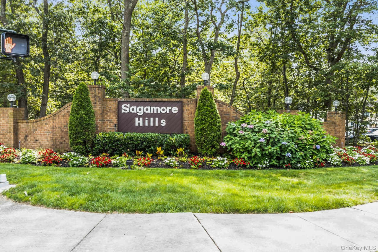 100 Glen Hollow Drive