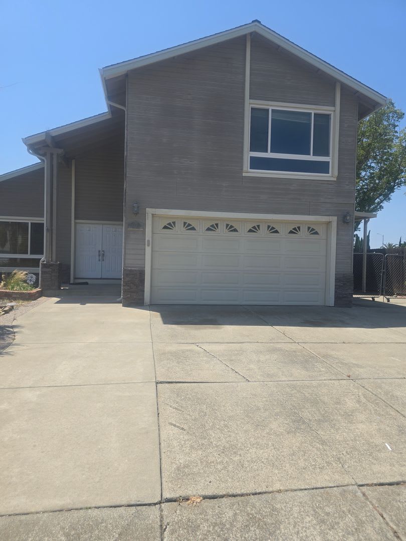 Rare Find! Corner Lot, RV Parking