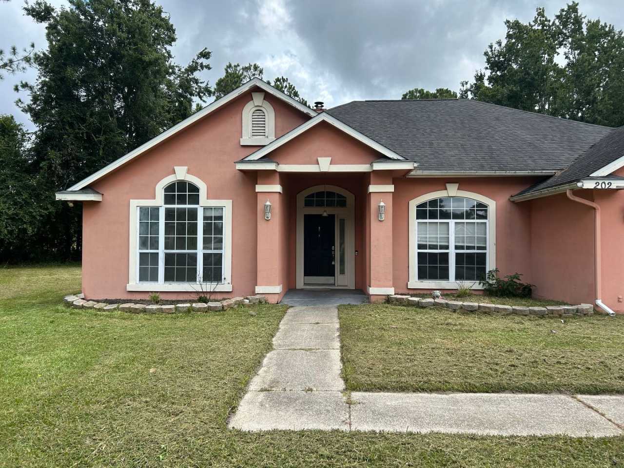 25% off of 2nd month's rent with a 24 month Lease Agreement.