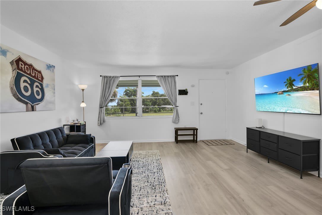 3225 E Riverside Drive