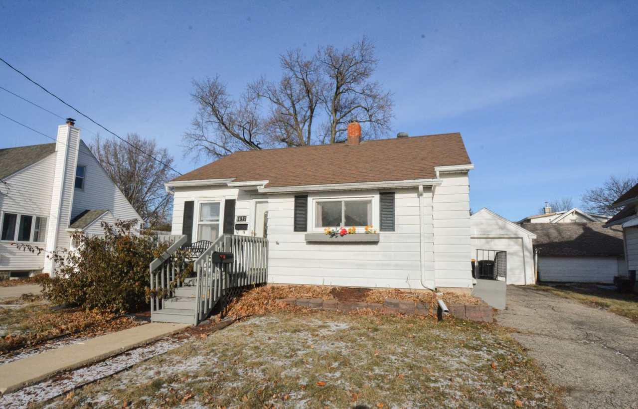 UNFURNISHED OR FURNISHED Charming 2-Bed 1-Bath Home For Rent Near MLK Jr. Park
