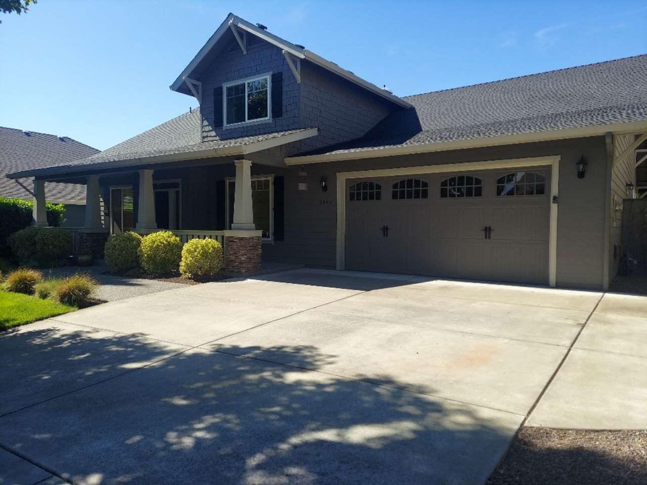 Hard to find 4 bedroom, 3 bath home in Medford!