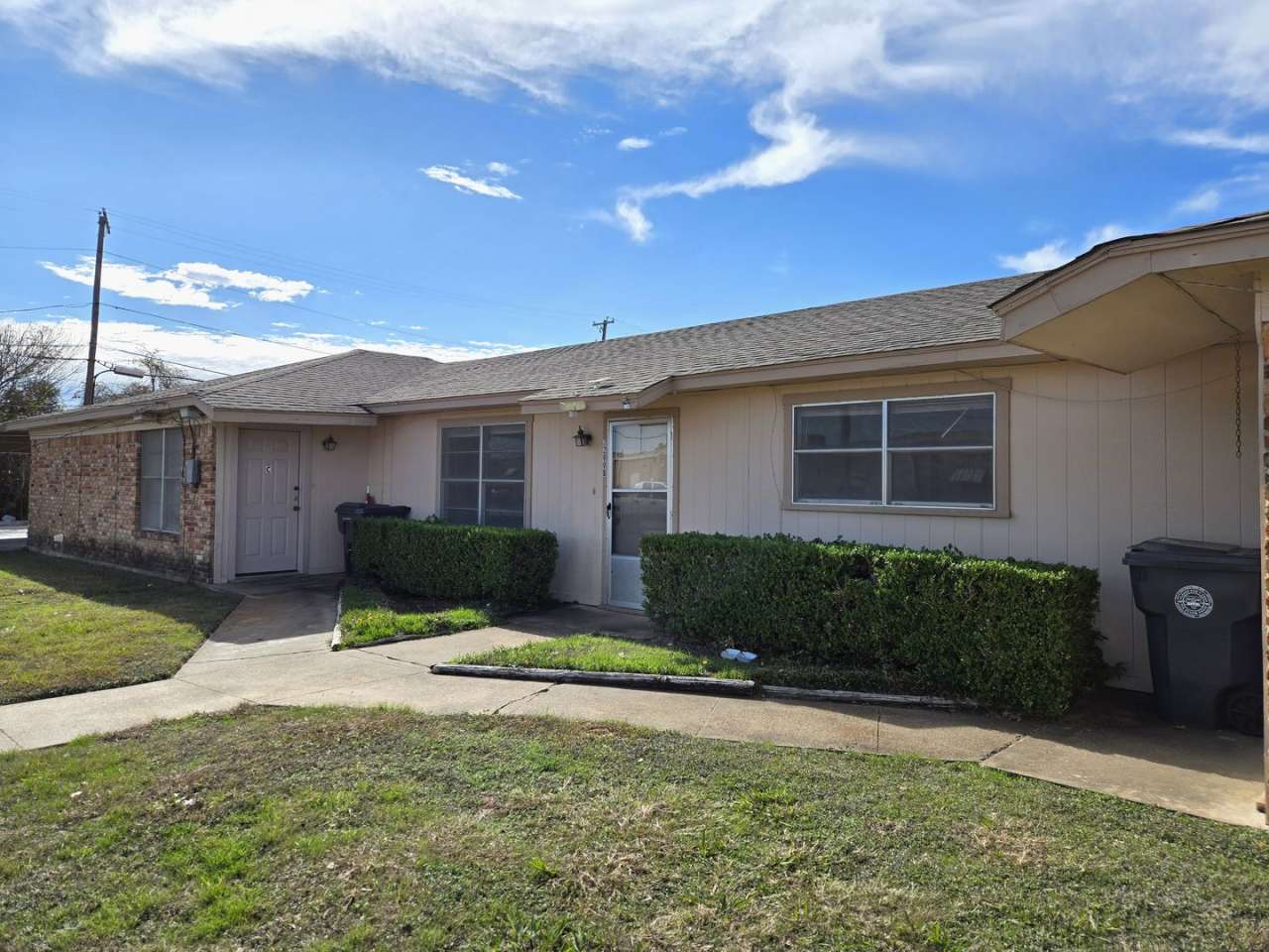 2/1 Triplex in Waco ISD!