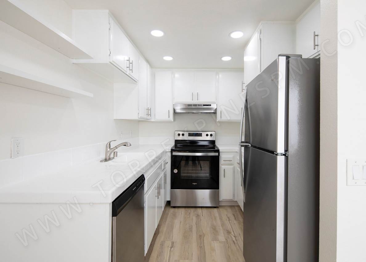 *OPEN HOUSE: 10/4 1-2PM* Normal Heights: 2BR with Parking, Washer/Dryer, and AC